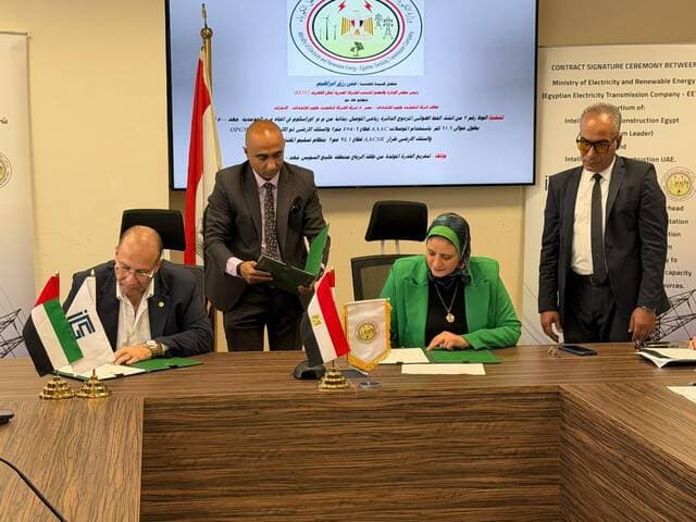 انتلجنت جلوب تتعاقد مع نقل الكهرباء لتنفيذ خط نقل هوائي بجهد 500 كيلوفولت