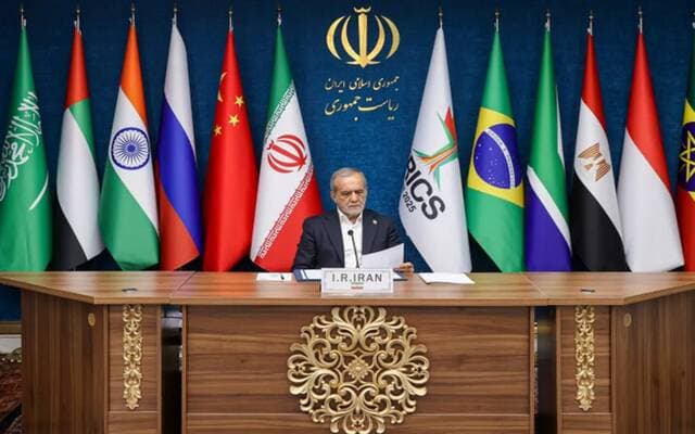 إيران تتهيأ للانضمام لبنك بريكس