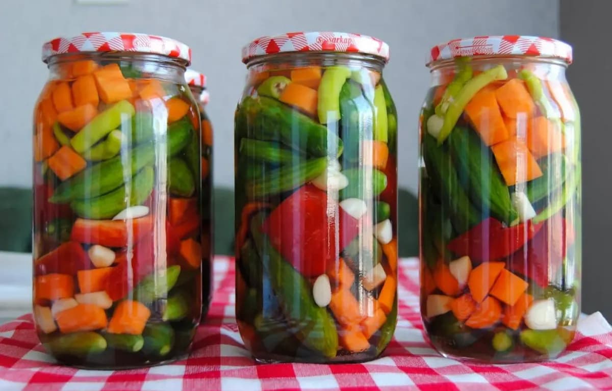 Foods That Support and Harm Your Gut