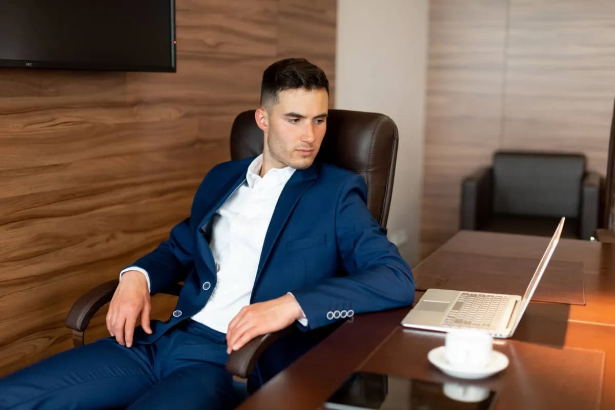 Prolonged sitting: 7 health risks