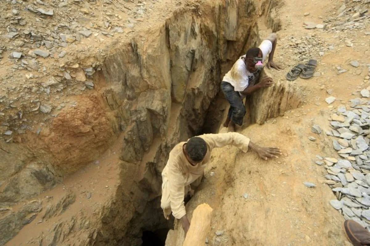 مقتل 15 في انهيار منجم ذهب بالسودان