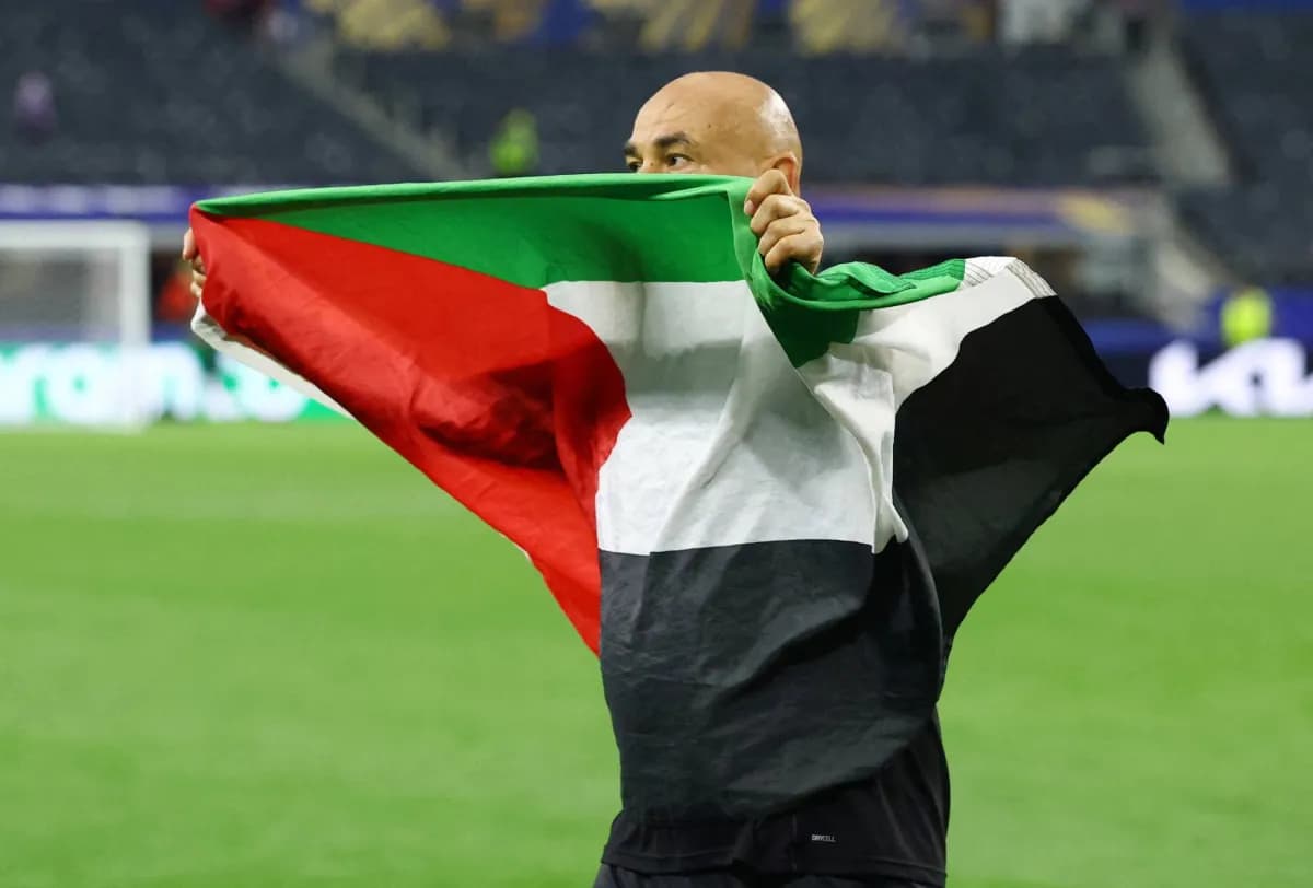 مدرب منتخب مصر يناشد بشأن فلسطين ويعيد كأس العالم إلى دائرة السياسة