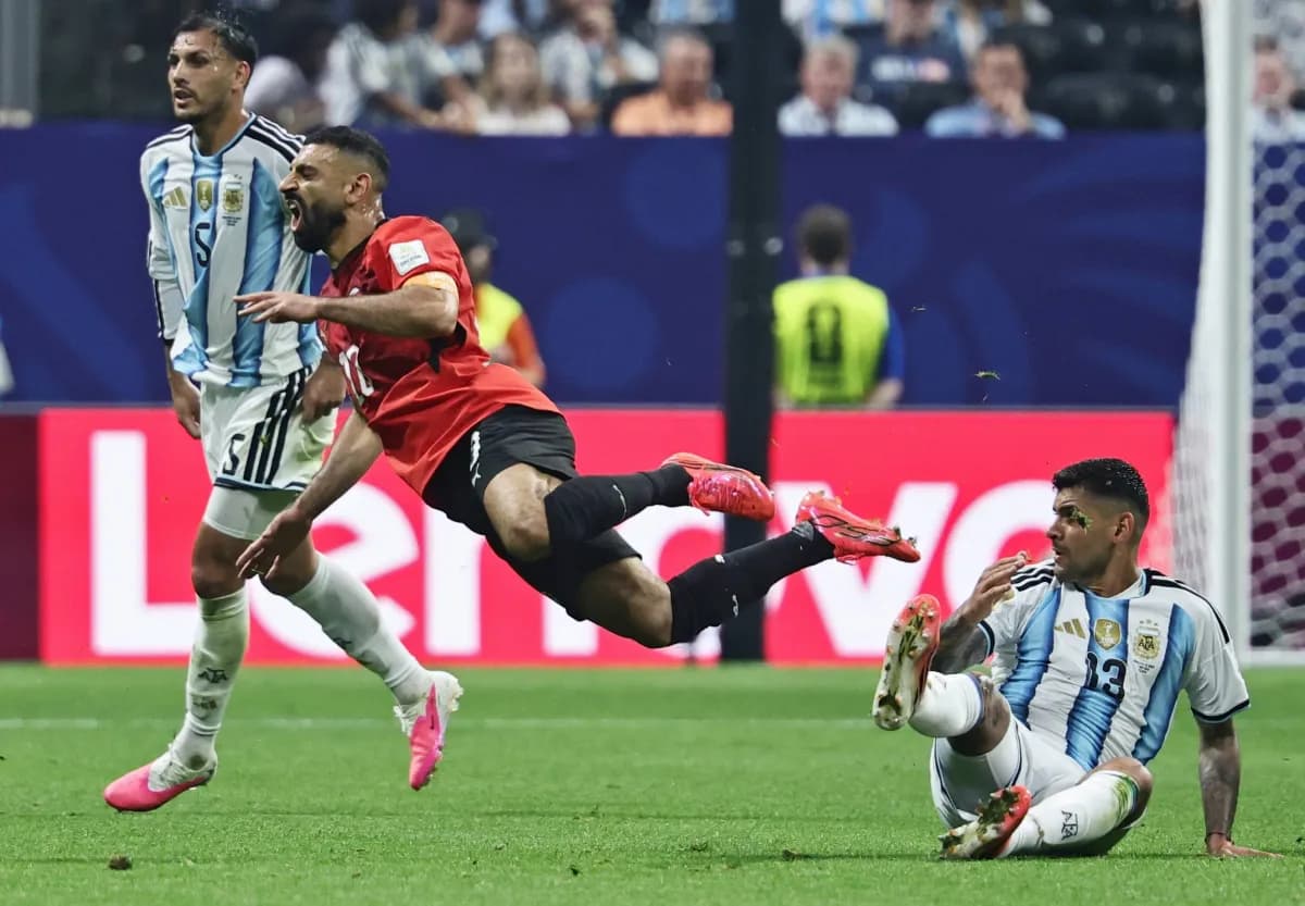 Alan Shearer criticizes referee of Egypt-Argentina match: "This is bad"