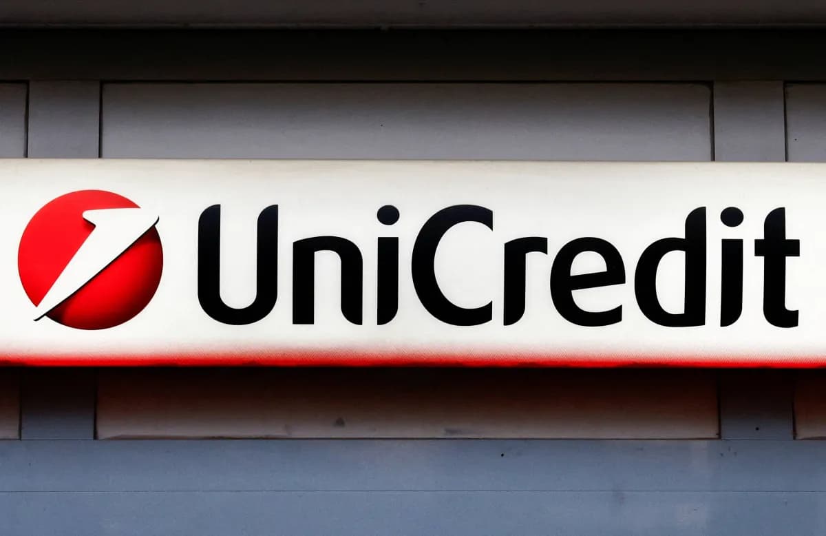 Unicredit increases its stake in Commerzbank to 47.6% after extending acquisition offer