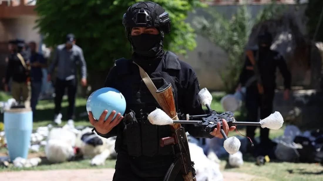العراق يحقق في صواريخ ومسيرات مهربة إلى سوريا