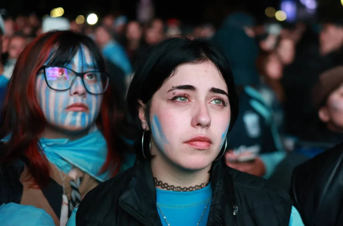 Argentine fans say goodbye to Messi