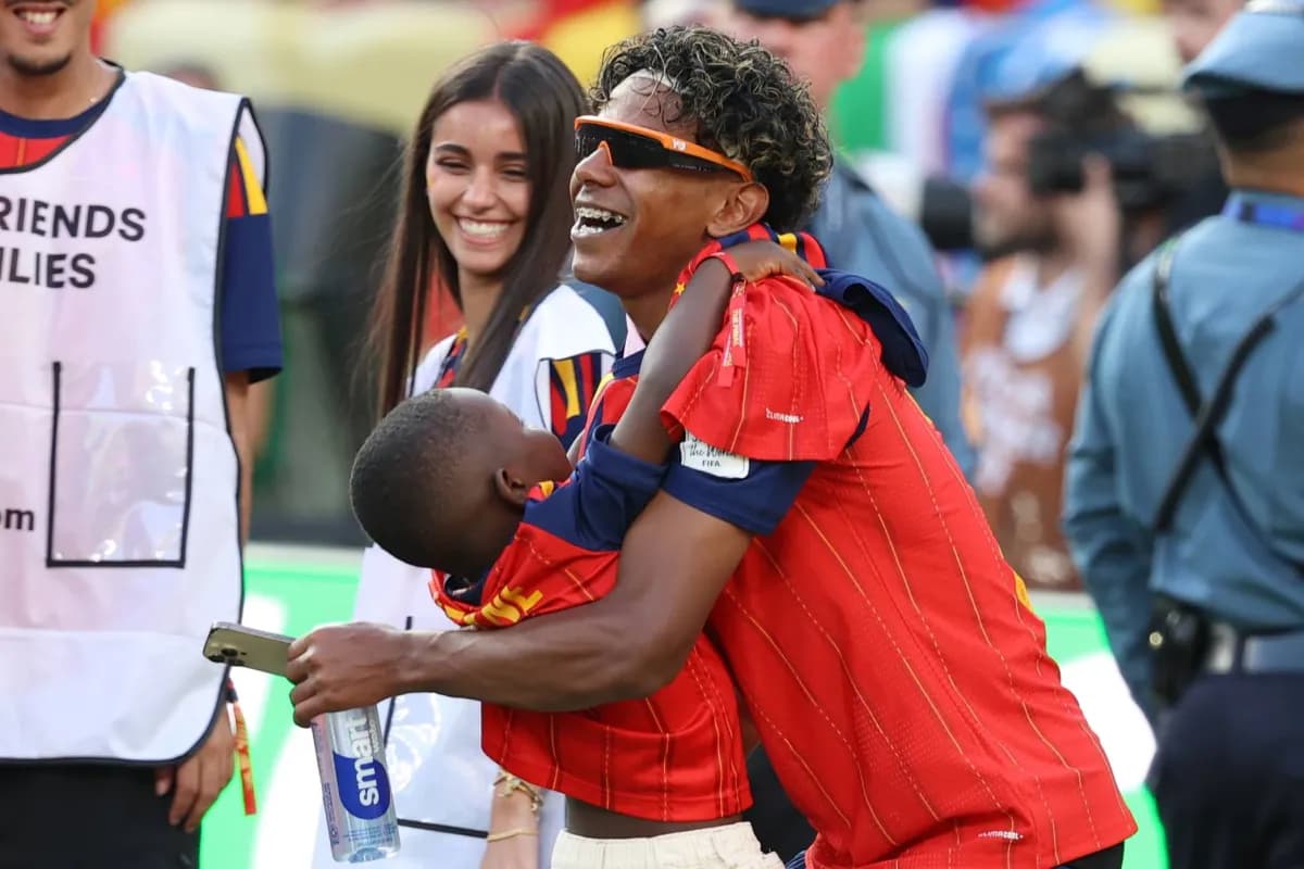 Amine Yamal's brother captures attention at World Cup