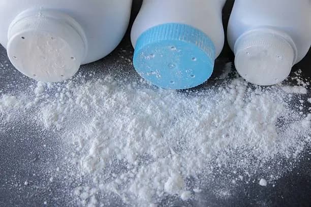 Experts Assess Health Risks of Talcum Powder