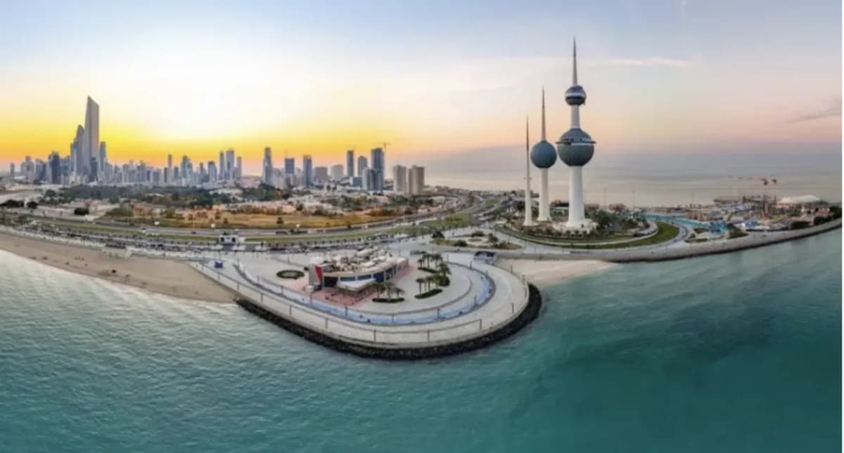 Kuwait shuts Iranian school permanently