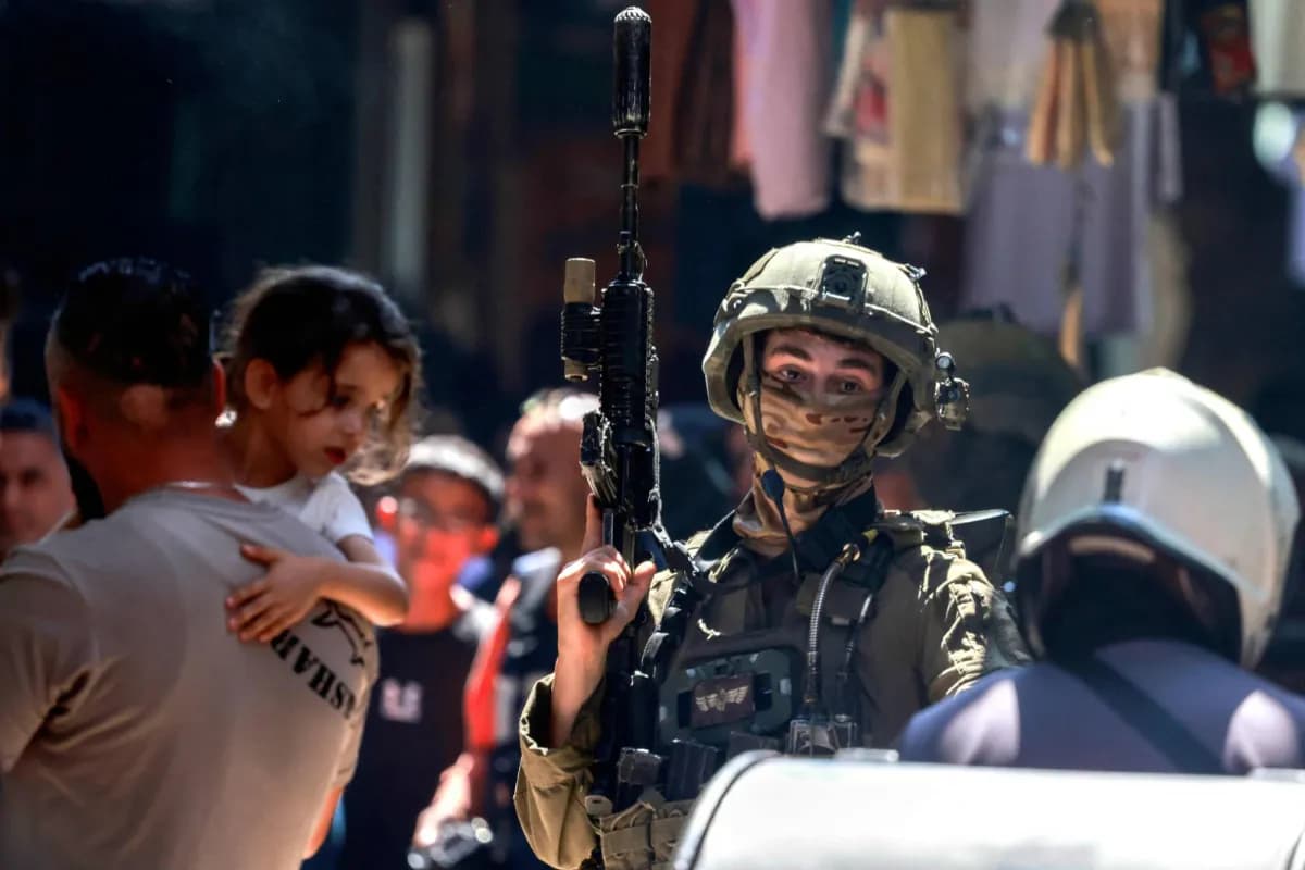 Six Palestinians Hurt in Settler Assault