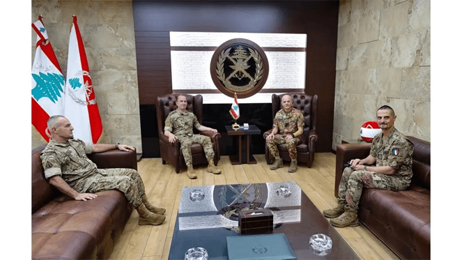 Army Chief Meets Swedish and Italian Officials