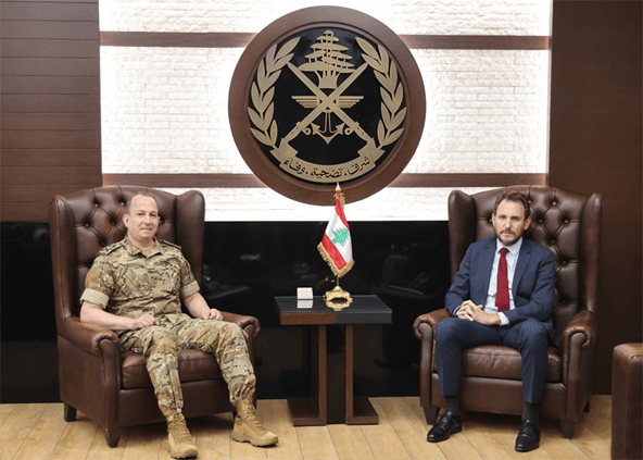 الجيش يتسلم دعوة من فرنسا لحضور مؤتمر باريس