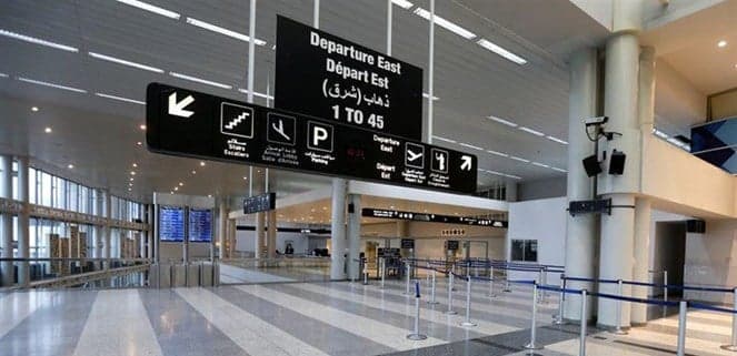 لبنان: وزراء ونواب يغادرون مع عائلاتهم
