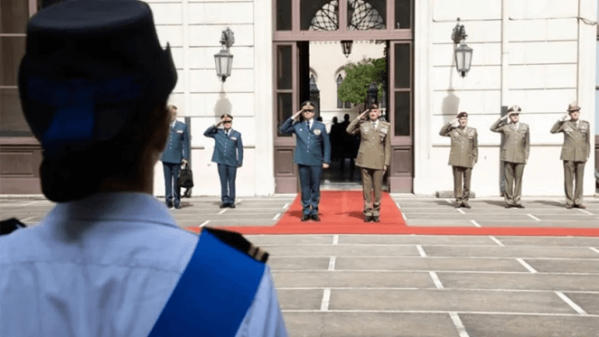 بديل اليونيفيل يواجه عقبات في روما والجيش يختبر داعميه في باريس