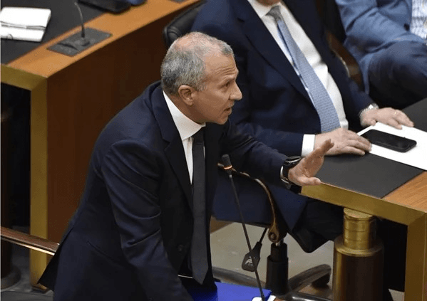 Salameh blames war for failure Boustani defends opposition