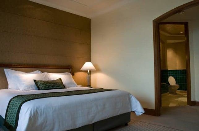 Beirut hotel closed over prostitution