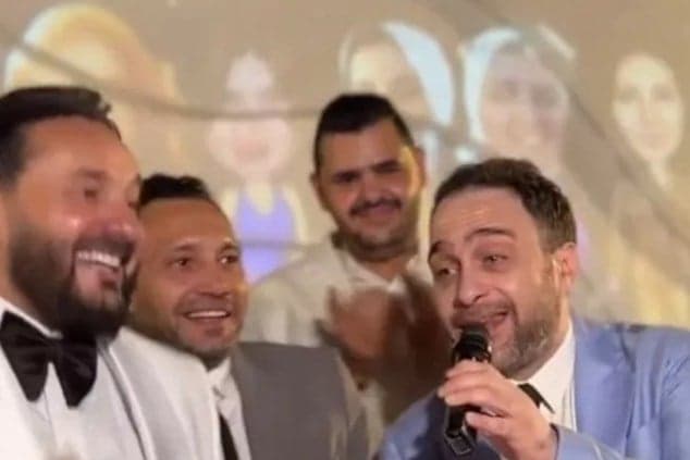 فنان معروف يظهر بلوك جديد في حفل زفاف