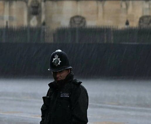 Britain detains 5 over airbase plot