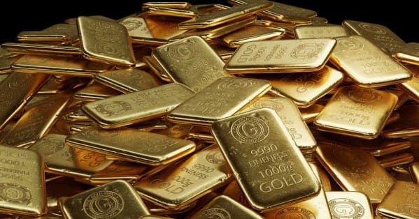 Gold hits record highs