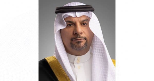 وزير النفط يكرم برنامج قرم البحرين