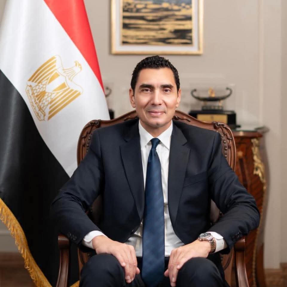وزير الرياضة يطالب بتحقيق في استبعاد لاعب بسبب اسمه