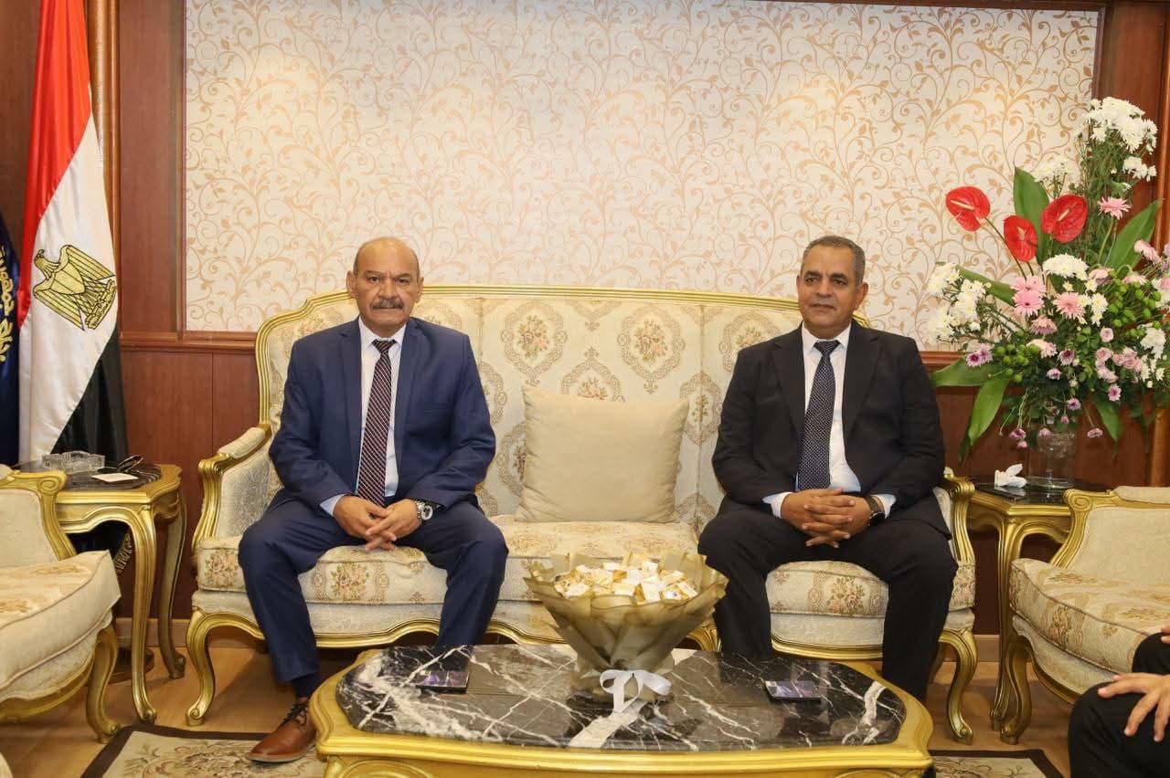 محافظ السويس يهنئ مدير الأمن الجديد