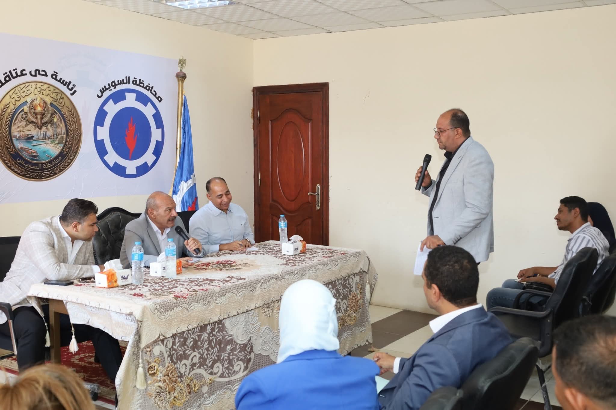 Suez Gov. Meets Attaqa Residents