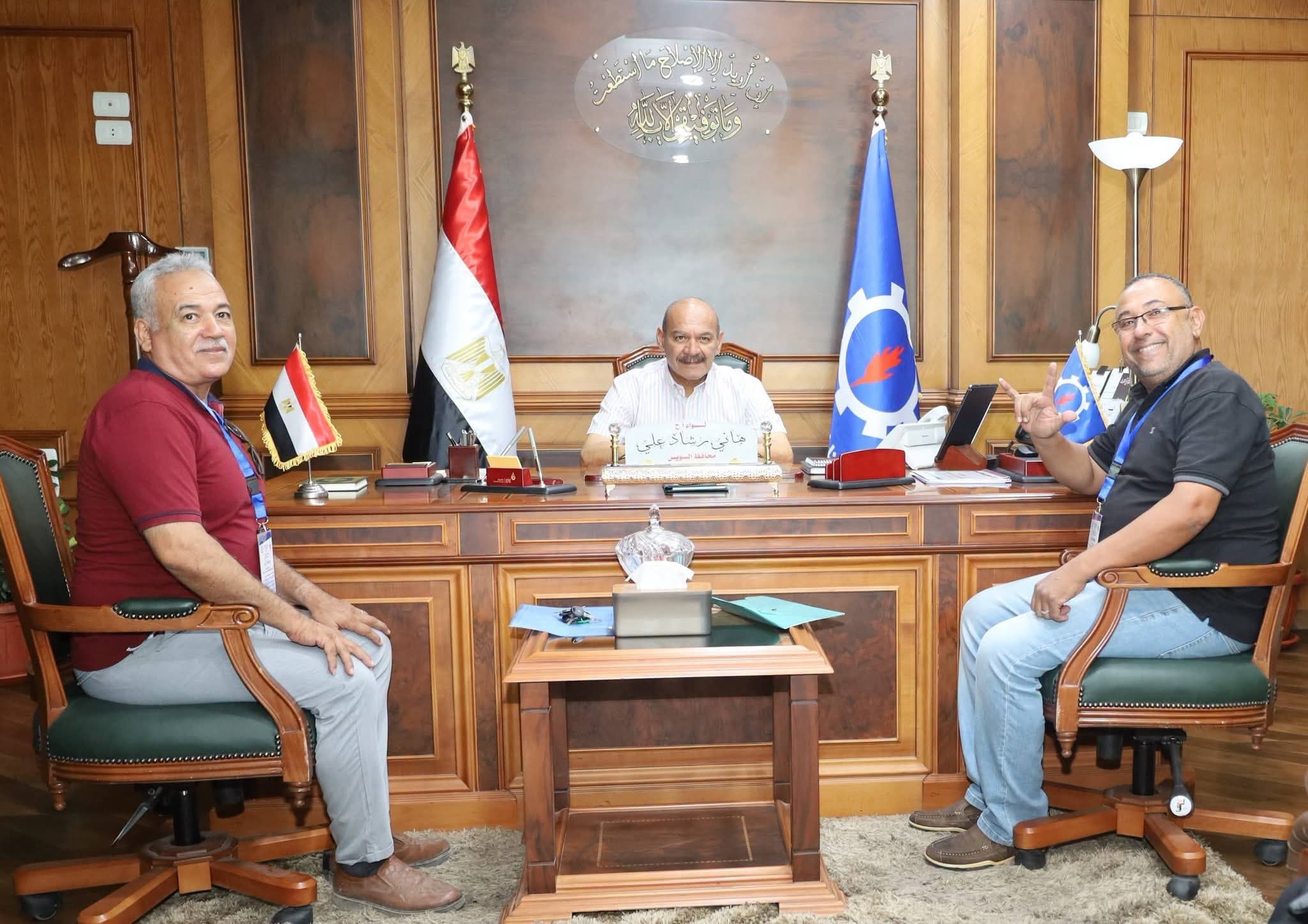 Suez Governor Supports Deaf Society