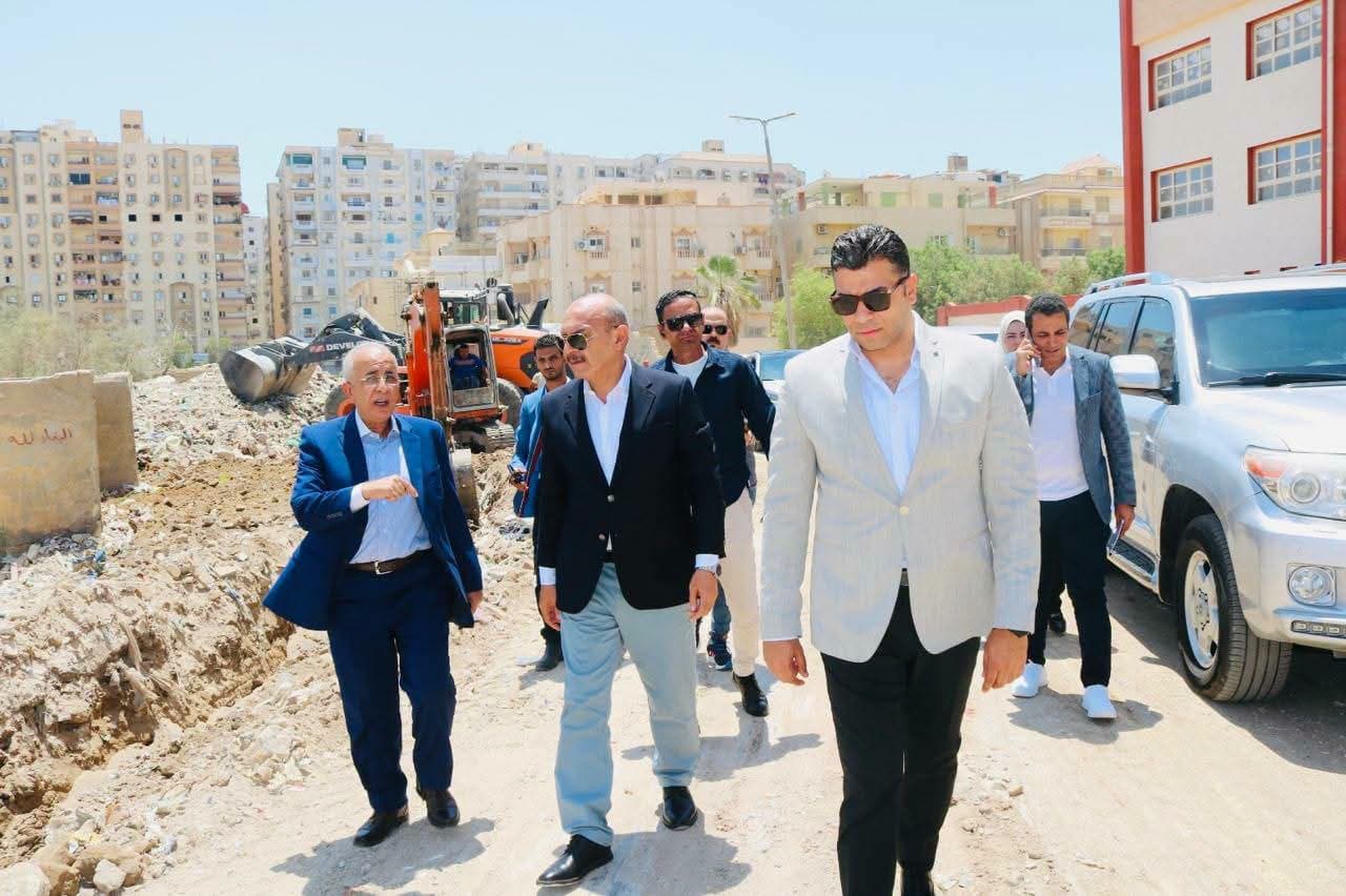 محافظ السويس يوجه لتطوير المقابر القديمة