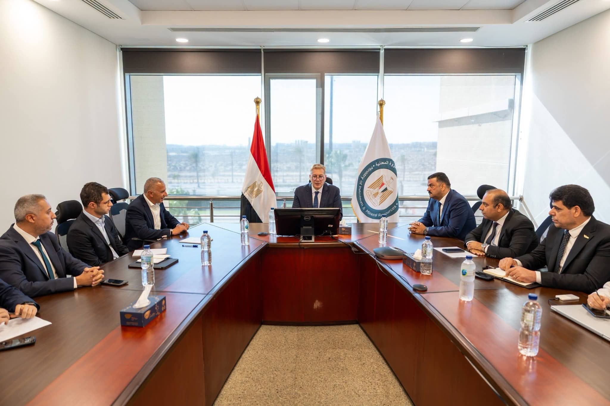 وزير البترول يناقش مشروع الأسمدة مع السويدي كابيتال