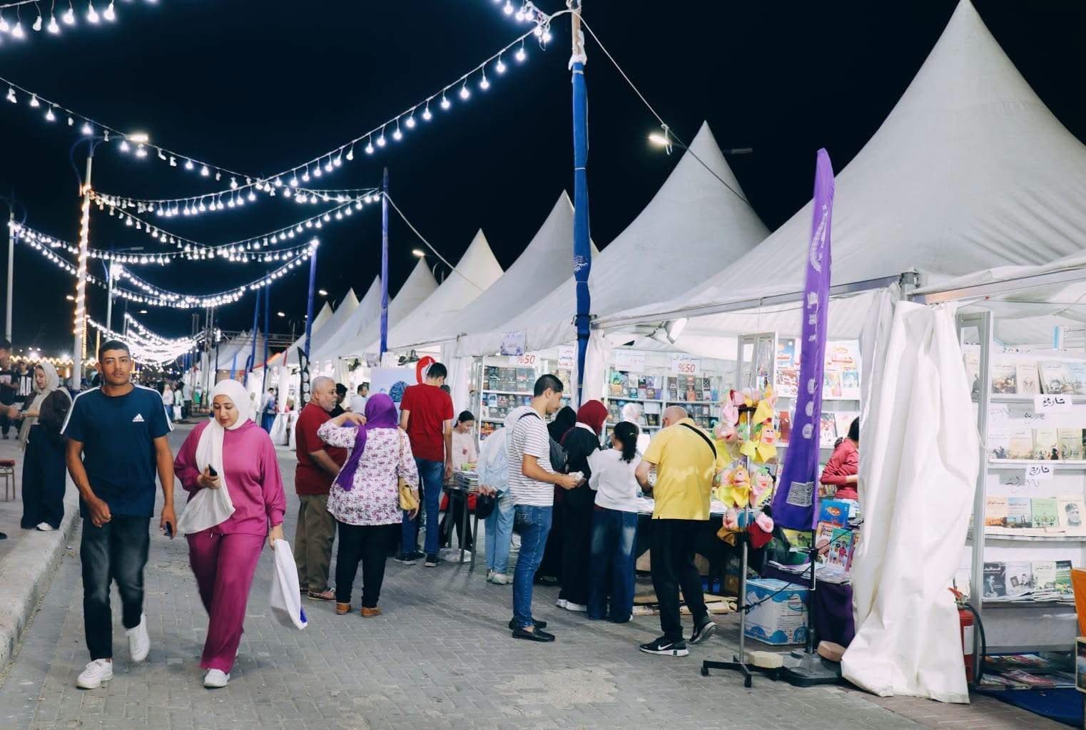 إقبال واسع على معرض السويس الرابع