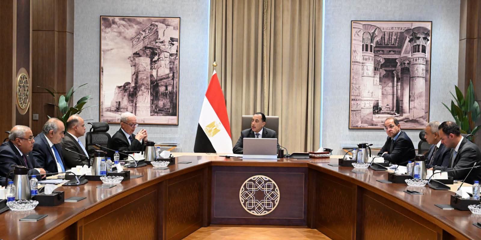 رئيس الوزراء يطلع على إعادة هيكلة الشركات الحكومية