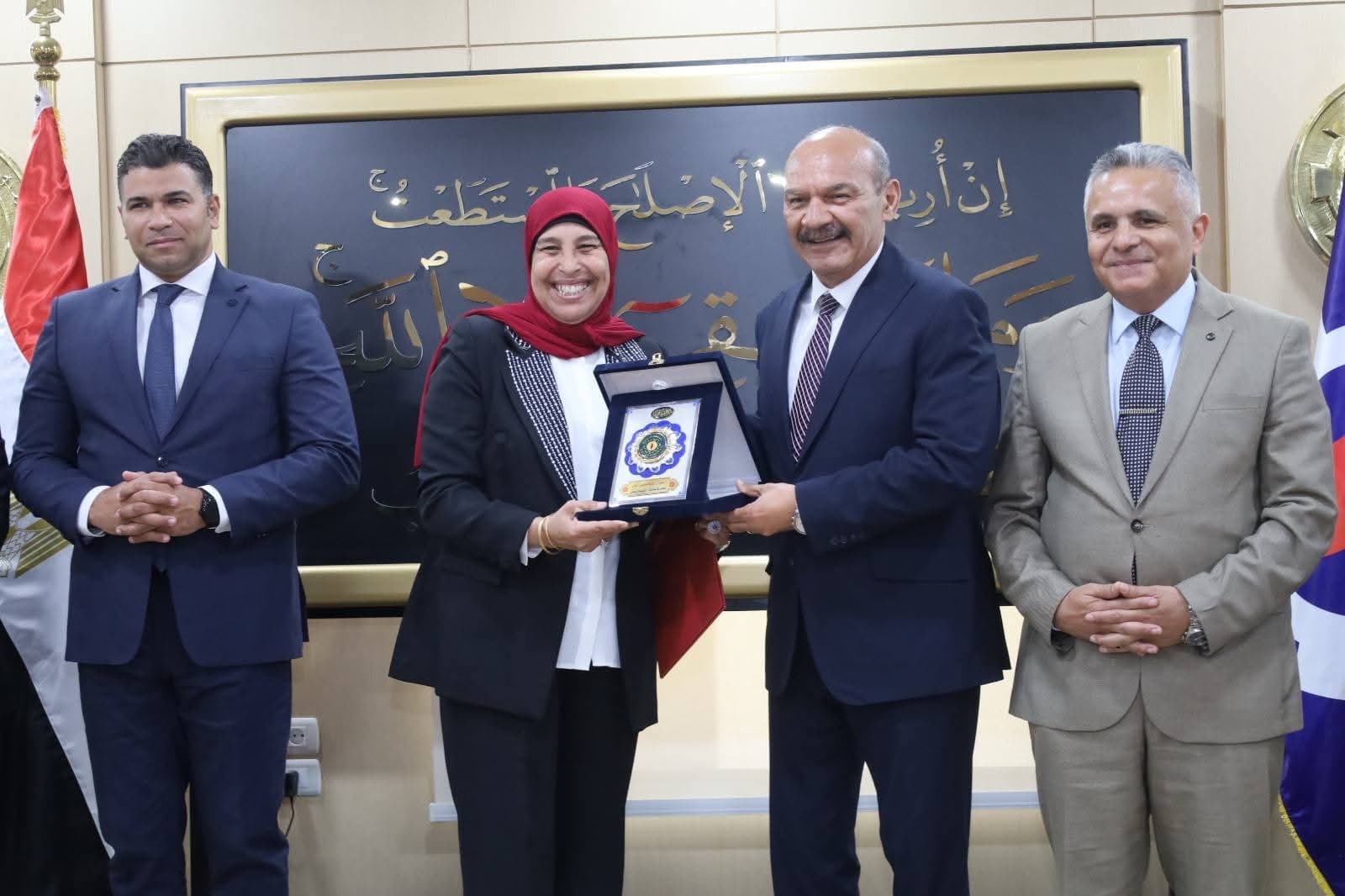 Suez Governor Recognizes Top Participants in Local Initiatives