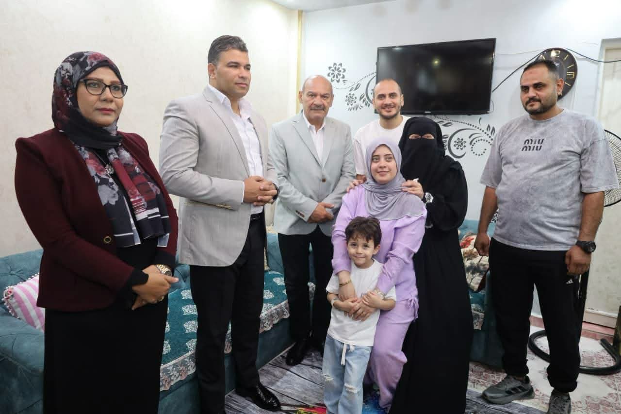 Suez Governor Visits Citizen in City of Hope