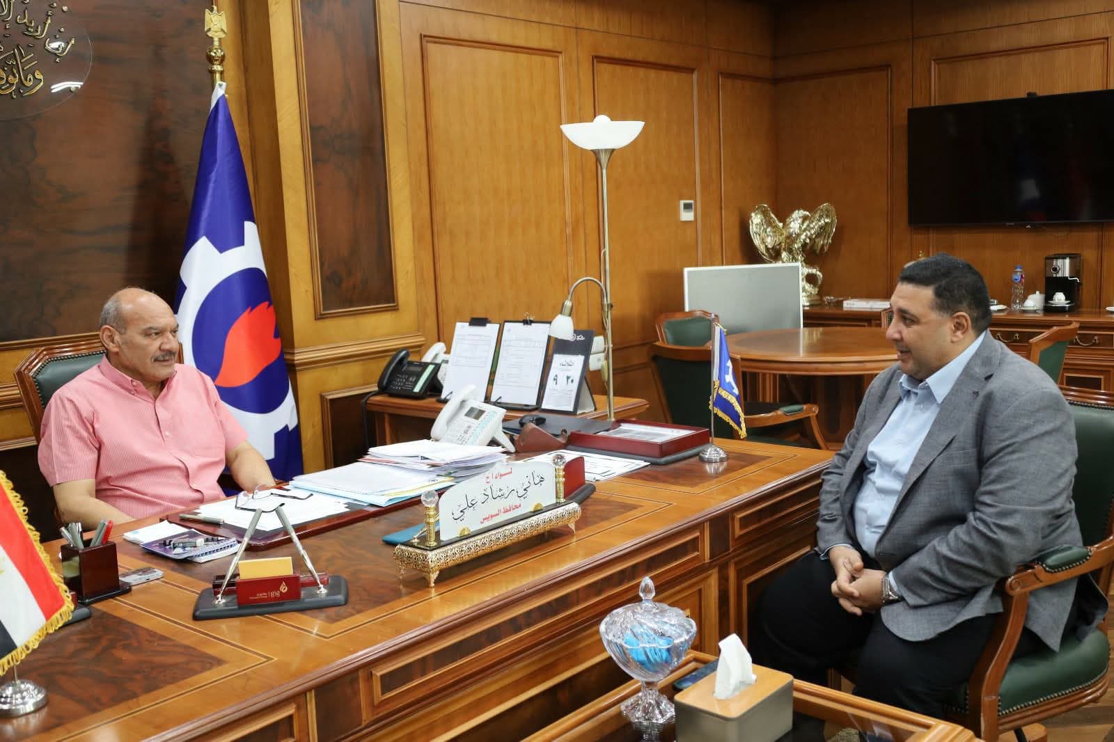 Suez Governor Meets Water Company Chief