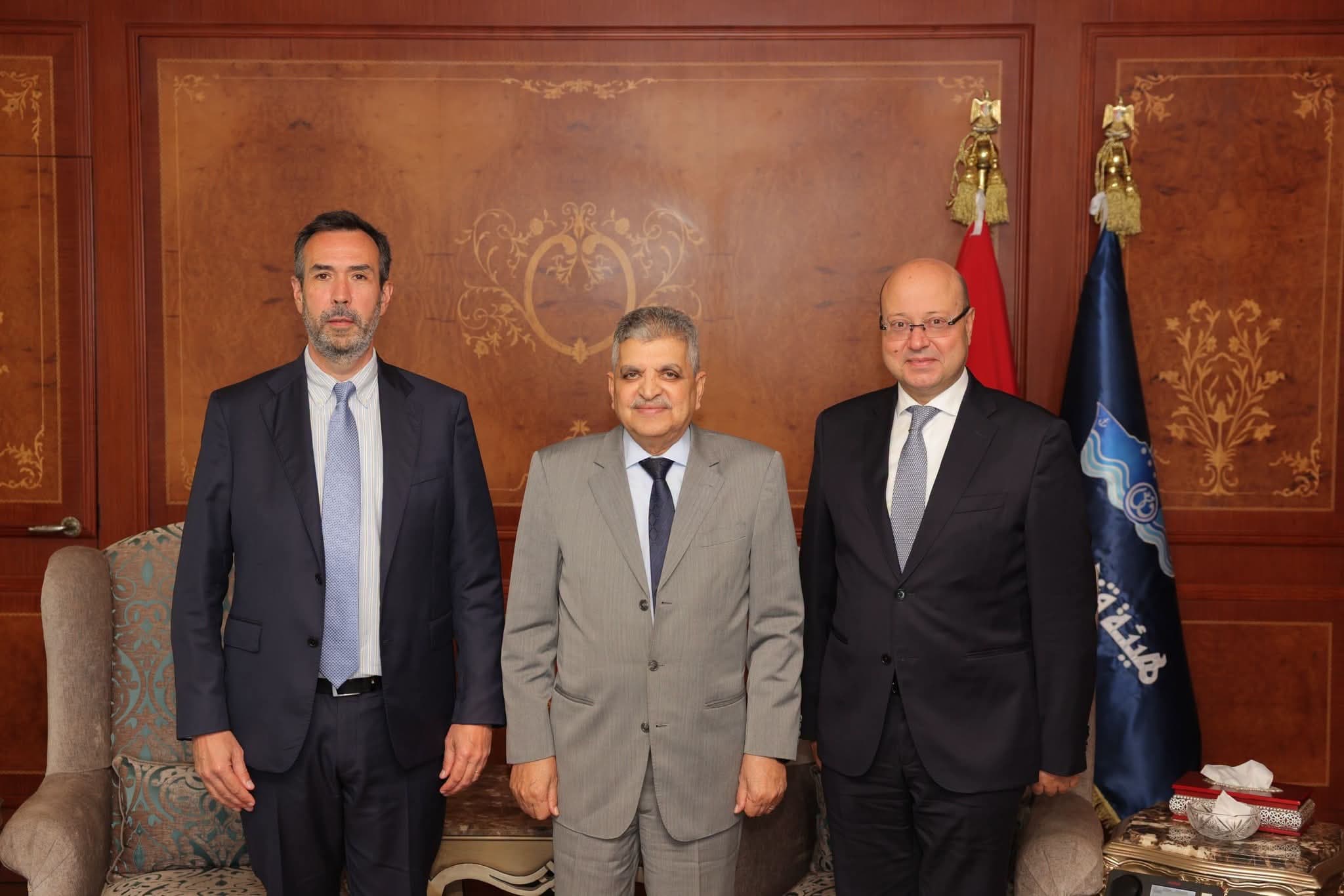 Suez Canal Considers Cooperation with Hapag-Lloyd