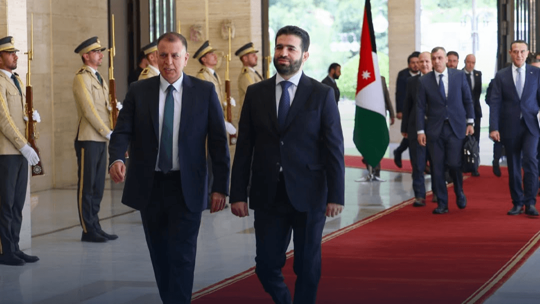 وزير الداخلية الأردني يصل دمشق لمباحثات حول التعاون الأمني ومكافحة المخدرات