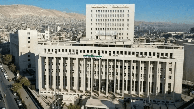 التجاري يرفع السقف اليومي للسحب من الصرافات الآلية