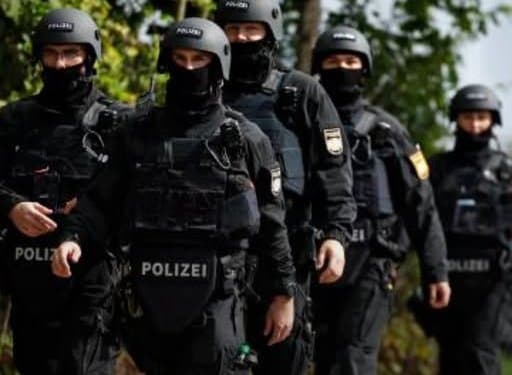 ألمانيا وسويسرا تواجهان شبكة تهريب بشر تضم سوريين ولبنانين في عملية مشتركة