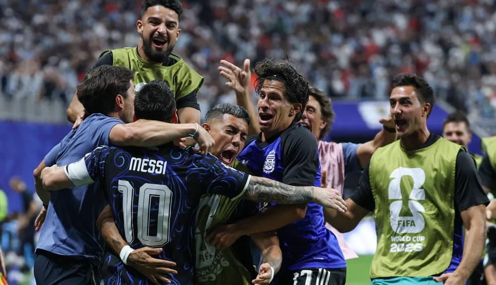 الأرجنتين تصعق إنجلترا بهدفين وتواجه إسبانيا في نهائي كأس العالم 2026