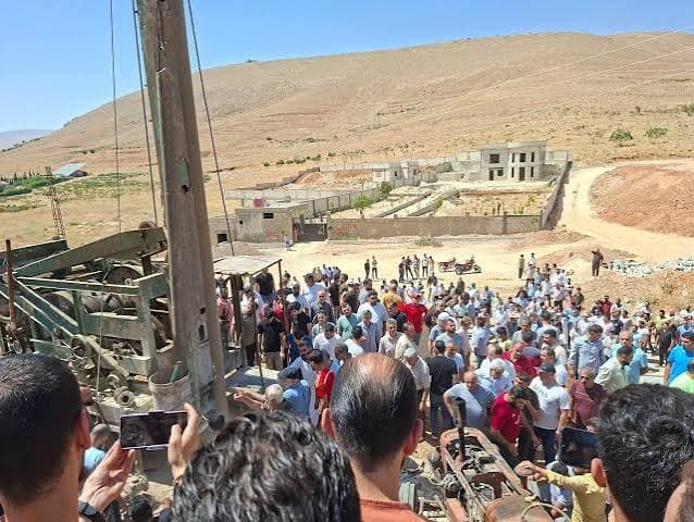 إقالة مجلس عين منين وإضراب تجاري في دمشق