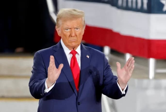 Trump Predicts Short US Iran Campaign