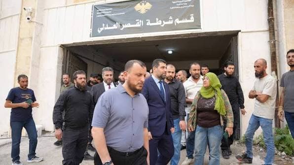 مسلح يهاجم القصر العدلي في اللاذقية