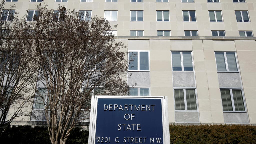 US eases arms sales to Syria