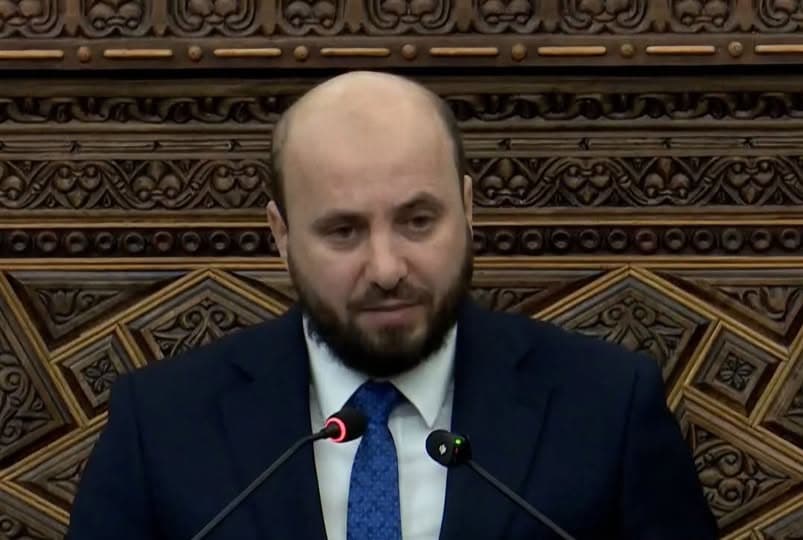 وزير الطاقة يتحدث عن تحديات وأمل في الاكتفاء النفطي بحلول 2028