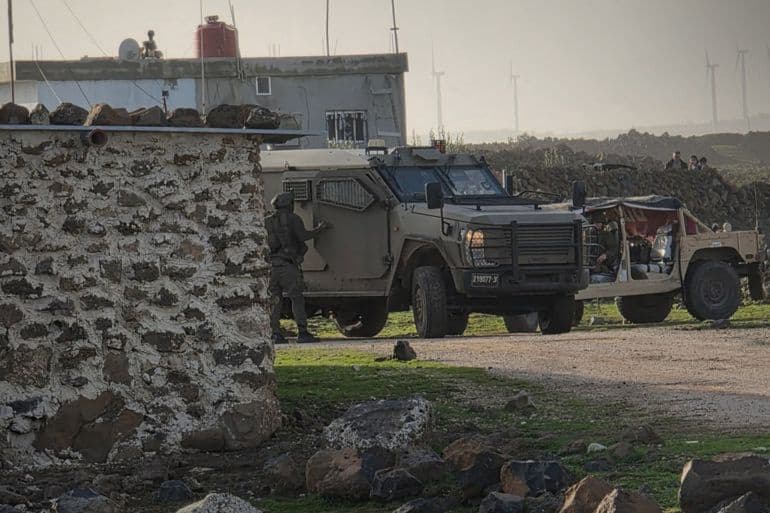 Israeli troops target homes in Al-Asbah