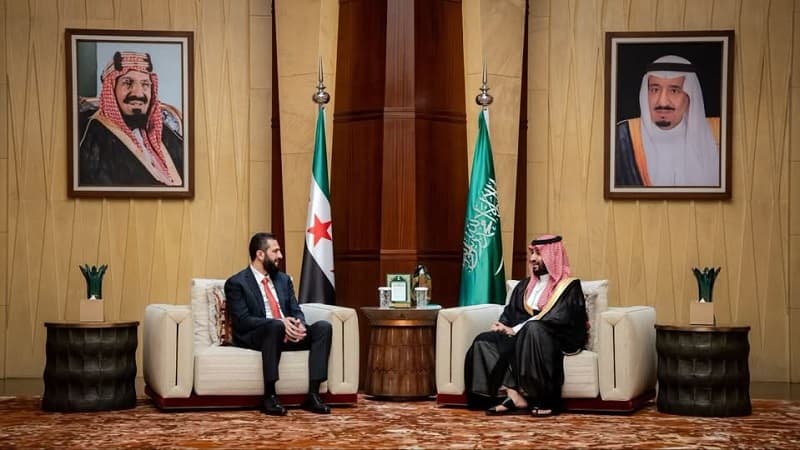 الشرع يناقش مع ولي العهد العلاقات الإقليمية
