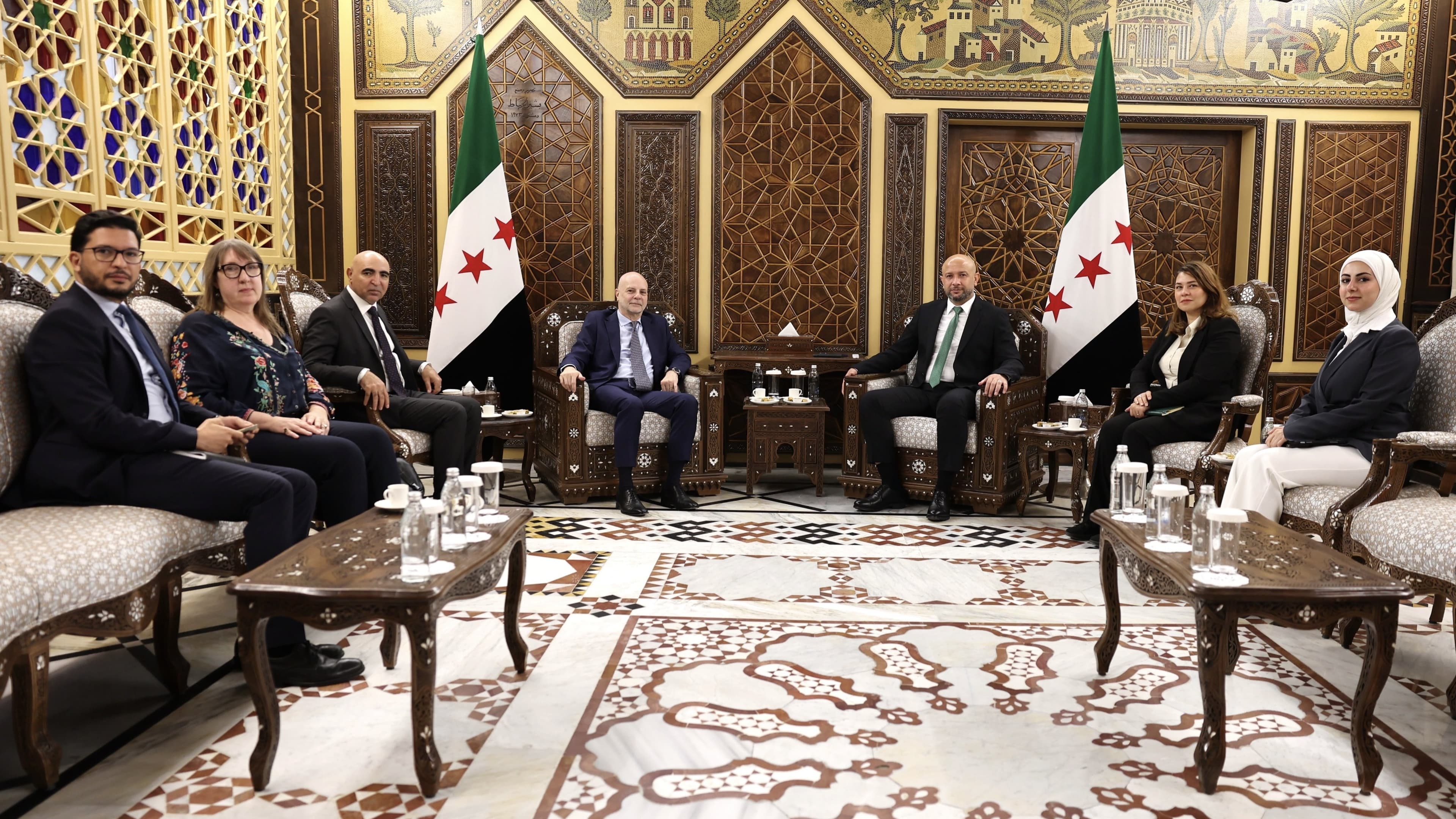مسؤول أممي يناقش دعم التعافي مع وزير الطوارئ