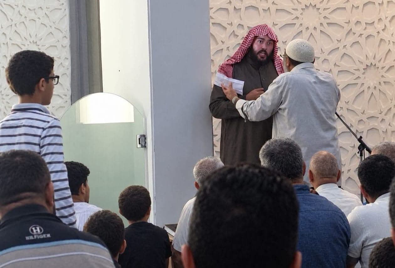 منع المحيسني من إتمام خطبة بدمشق