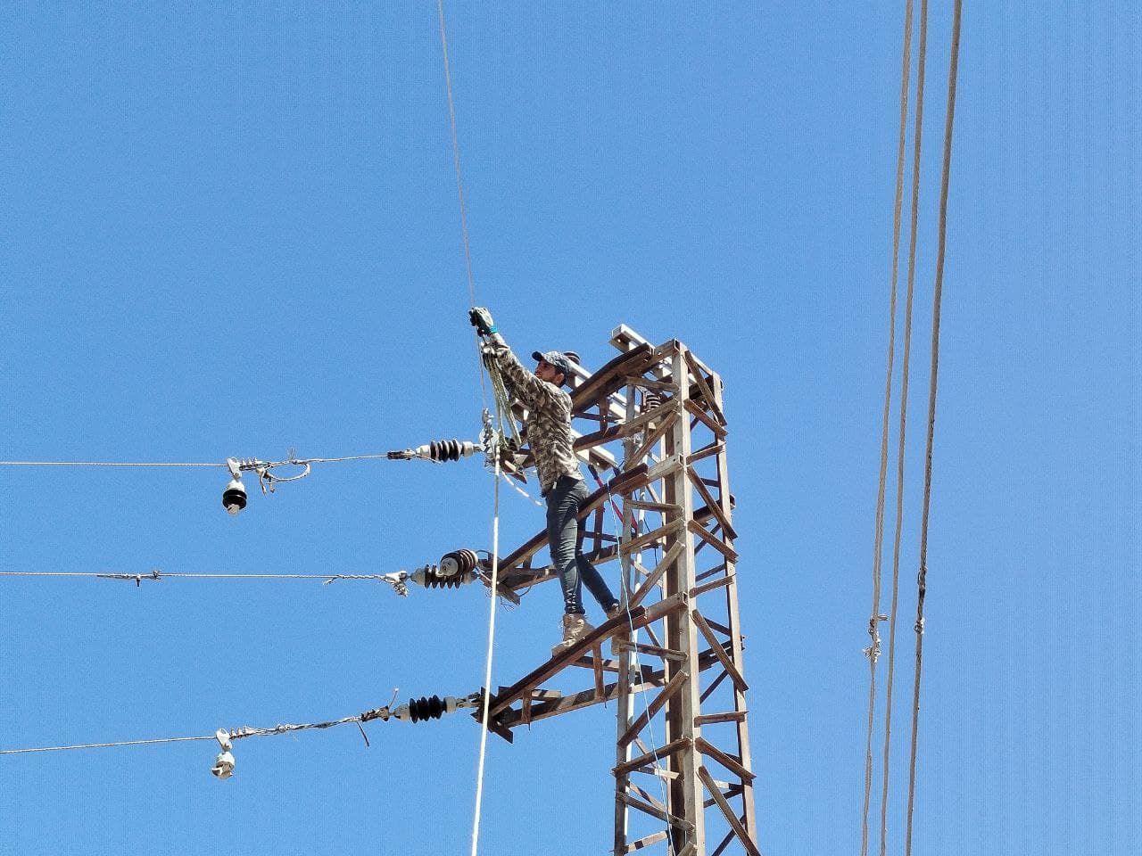 Power line vandalism in rural Homs causes outages